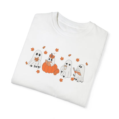 Halloween Spooky Book Lover T-Shirt – Comfort & Style for Spooky Season